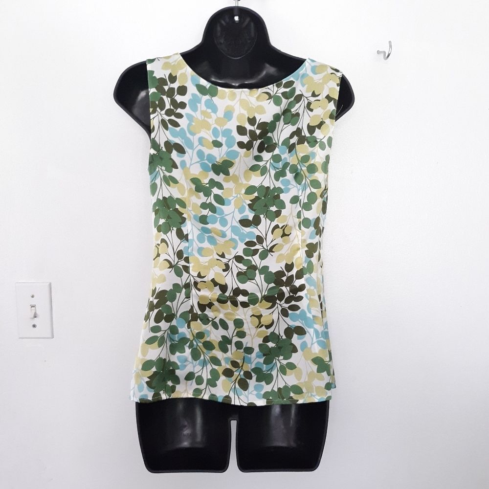 Ann Taylor Loft silky Floral blouse - Picture 4 of 4